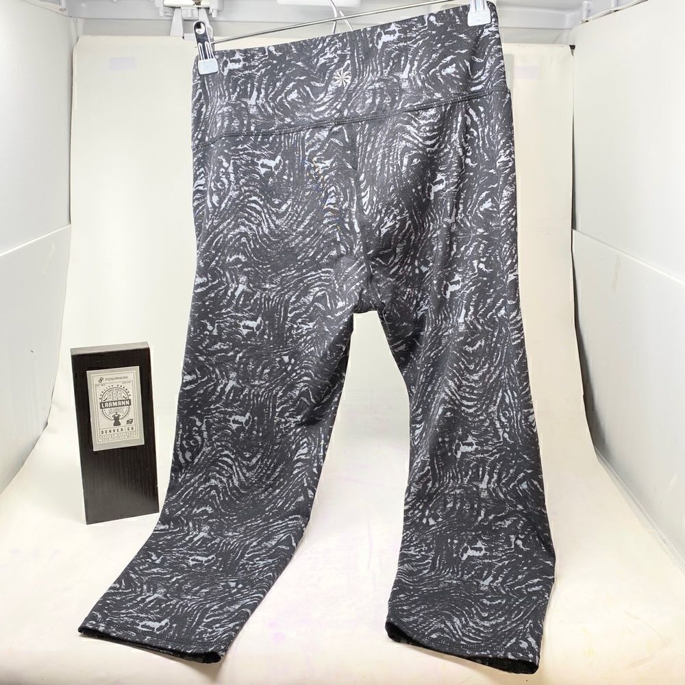 ATHLETA Leggings - Black & Gray Abstract Pattern - Picture 6 of 16